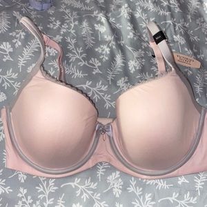 BRAND NEW Victoria’s Secret Bra size 36D